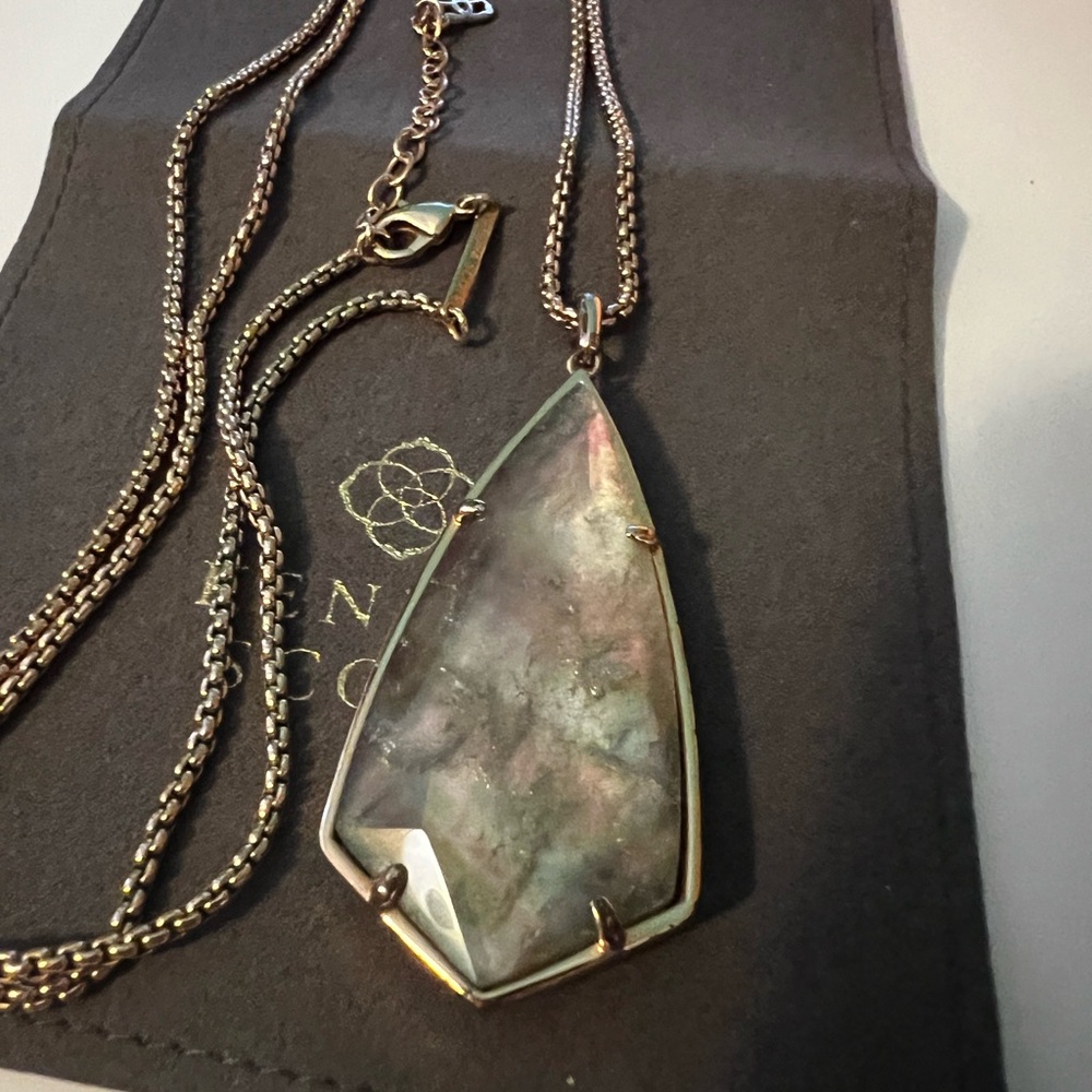 Kendra Scott Long Strand Rose Gold Necklace with Black MOP stone like new - Picture 4 of 5